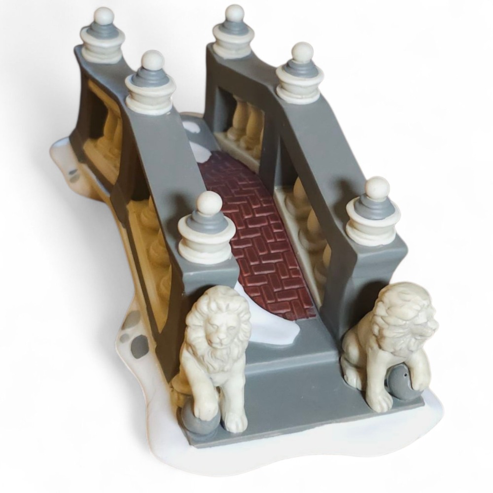 Department 56 Heritage Village Lionhead Bridge & Cobblestone Road Accessory